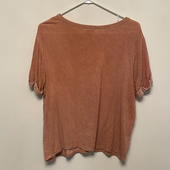 S/M Peach Wildflower Intentionally Faded T-Shirt 🌺🌾🌸 - Picture 2 of 9